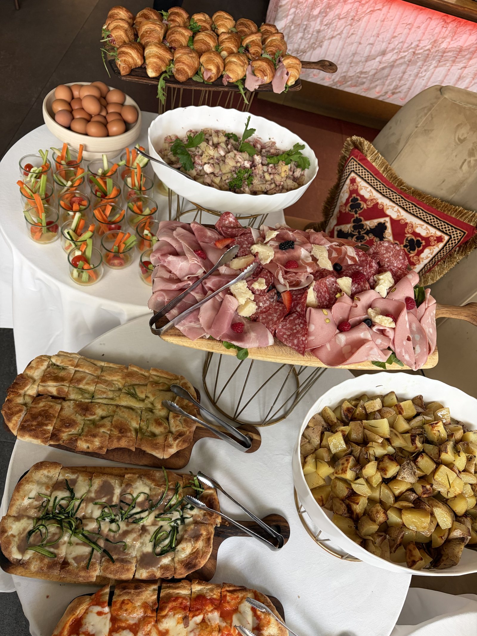 Buffet salato del brunch al Domus Garden Club